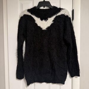 Forever 21 Black and White Chevron Fuzzy Sweater